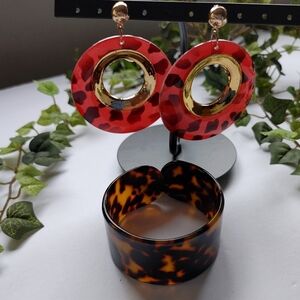 Acrylic Tortoise Cuff Bracelet and Animal Print Round Earrings